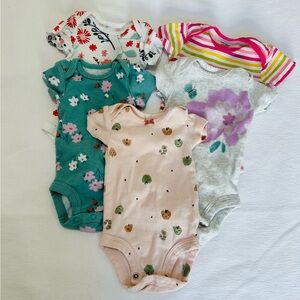 Newborn onesie set